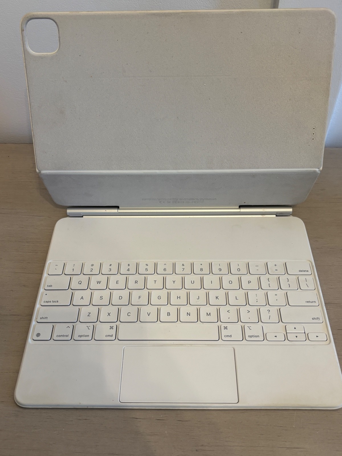 Genuine Apple Magic Keyboard Case iPad Pro 11" - M4 M5 - White A2975 MWR03LL/A