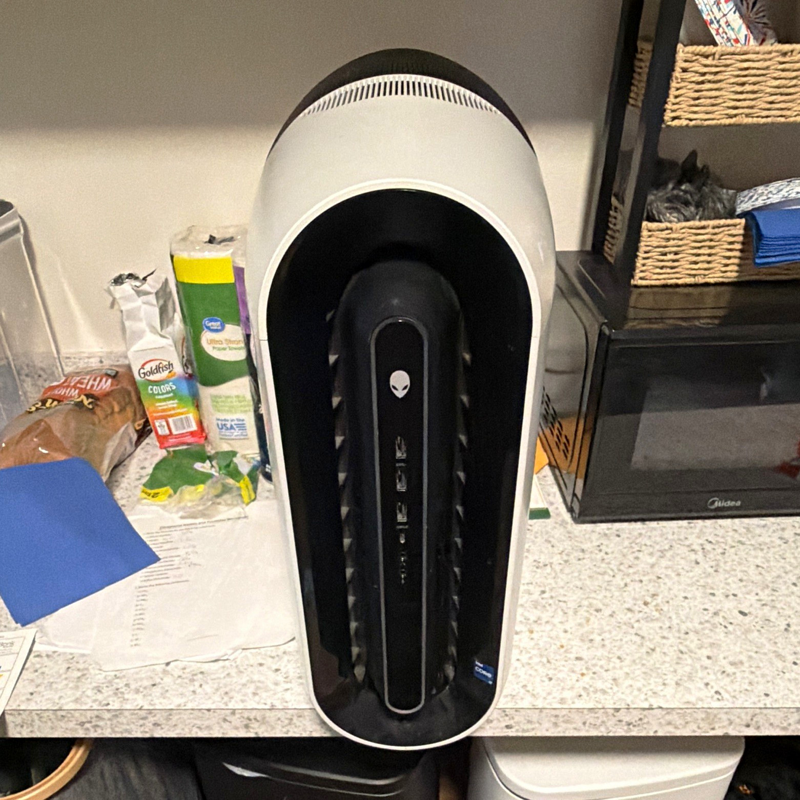 Alienware Aurora R12 Gaming Desktop Tower SSD White/Black USB 3.0 R12