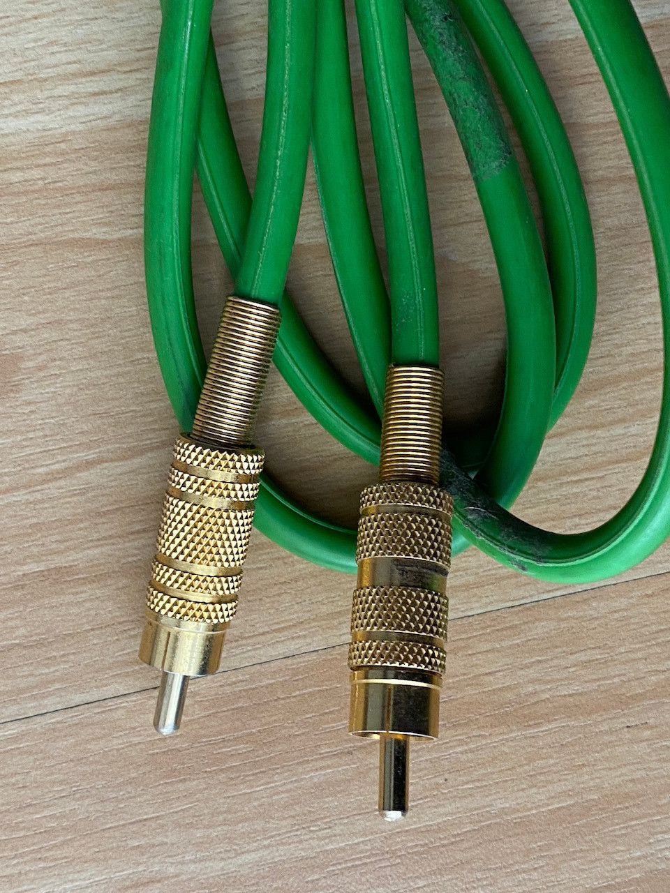Commodore Amiga 3.5 Jack Cable GRÜN Gold-Plated Connectors