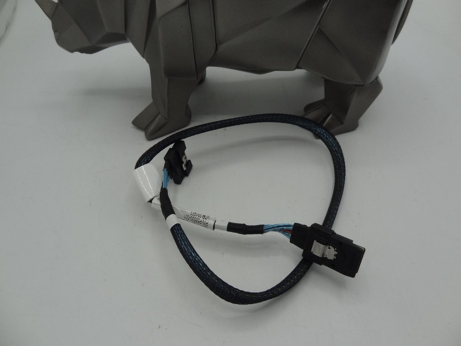P55530-001 HP CABLE (DRIVE BACKPLANE)