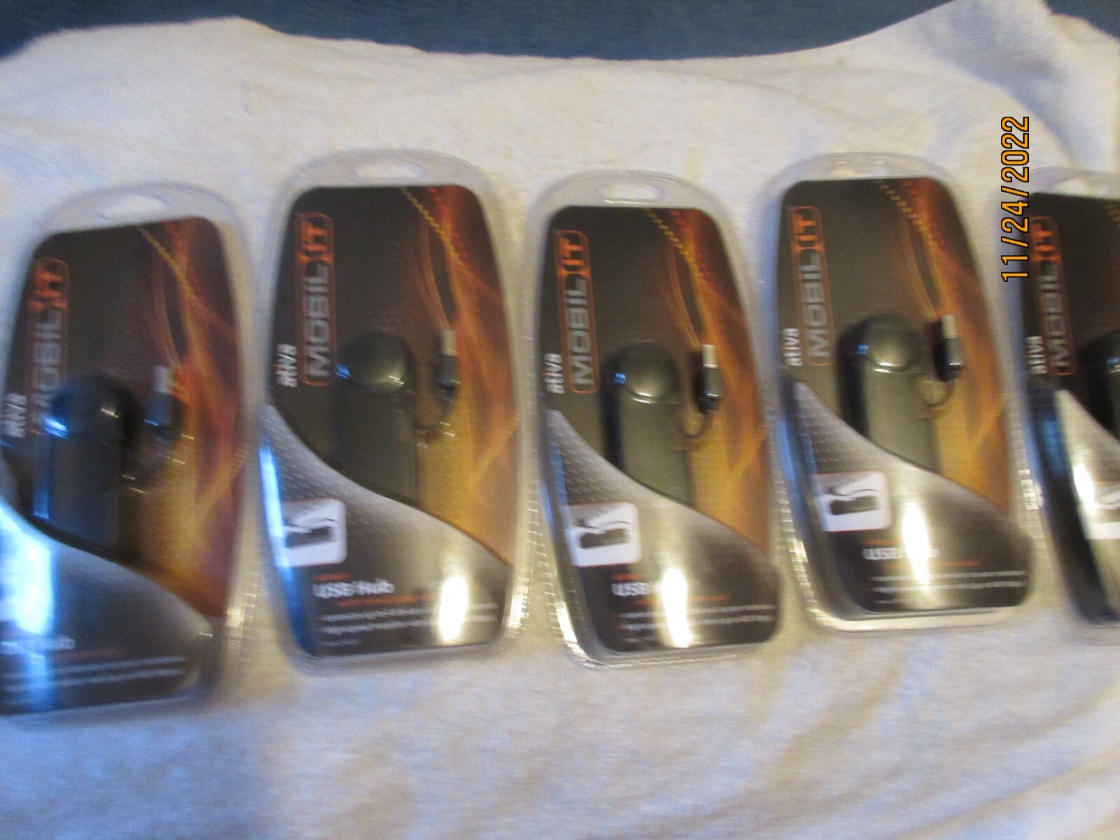 Lot of 5 BRAND NEW SEALED PACKAGE Ativa 4 Port 2.0 USB Hub Mobil IT Retractable