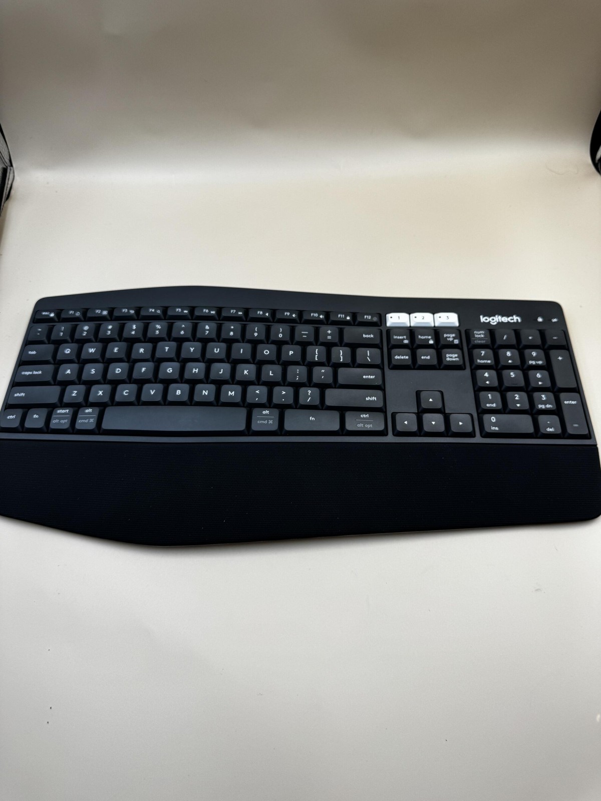 Logitech MK850 Performance Wireless Keyboard - Graphite *Read*