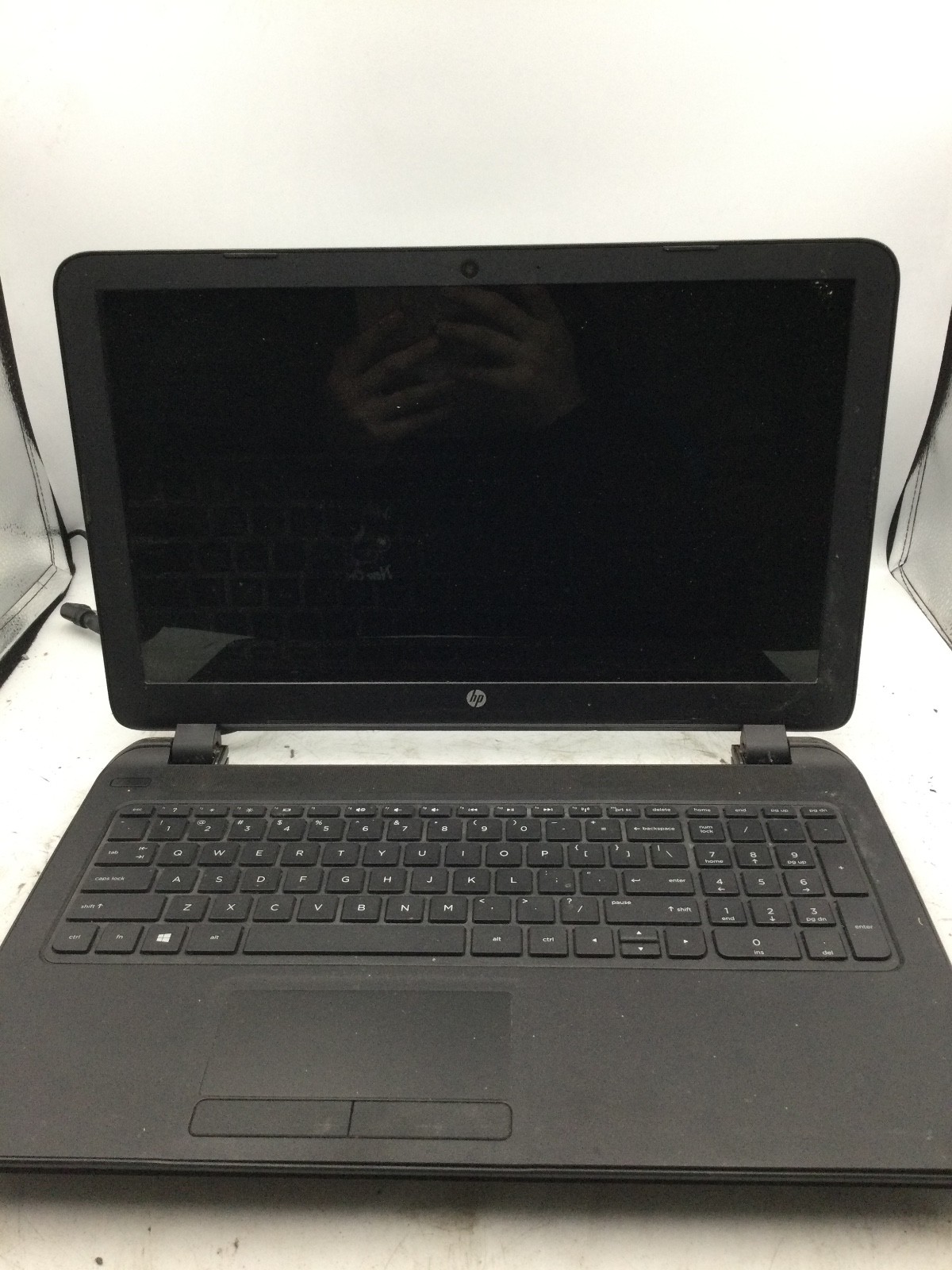 HP PAVILION 15 F305DX - FOR PARTS - AMD A6 - NO RAM - READ DESC - BB