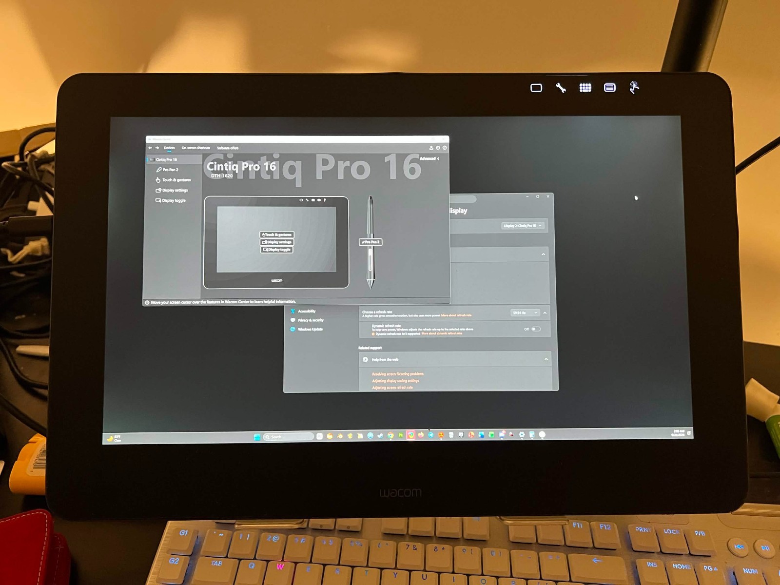 Wacom DTH-1620  Cintiq Pro 16  Up to 4k resolution Pro Pen 2 Wacom link