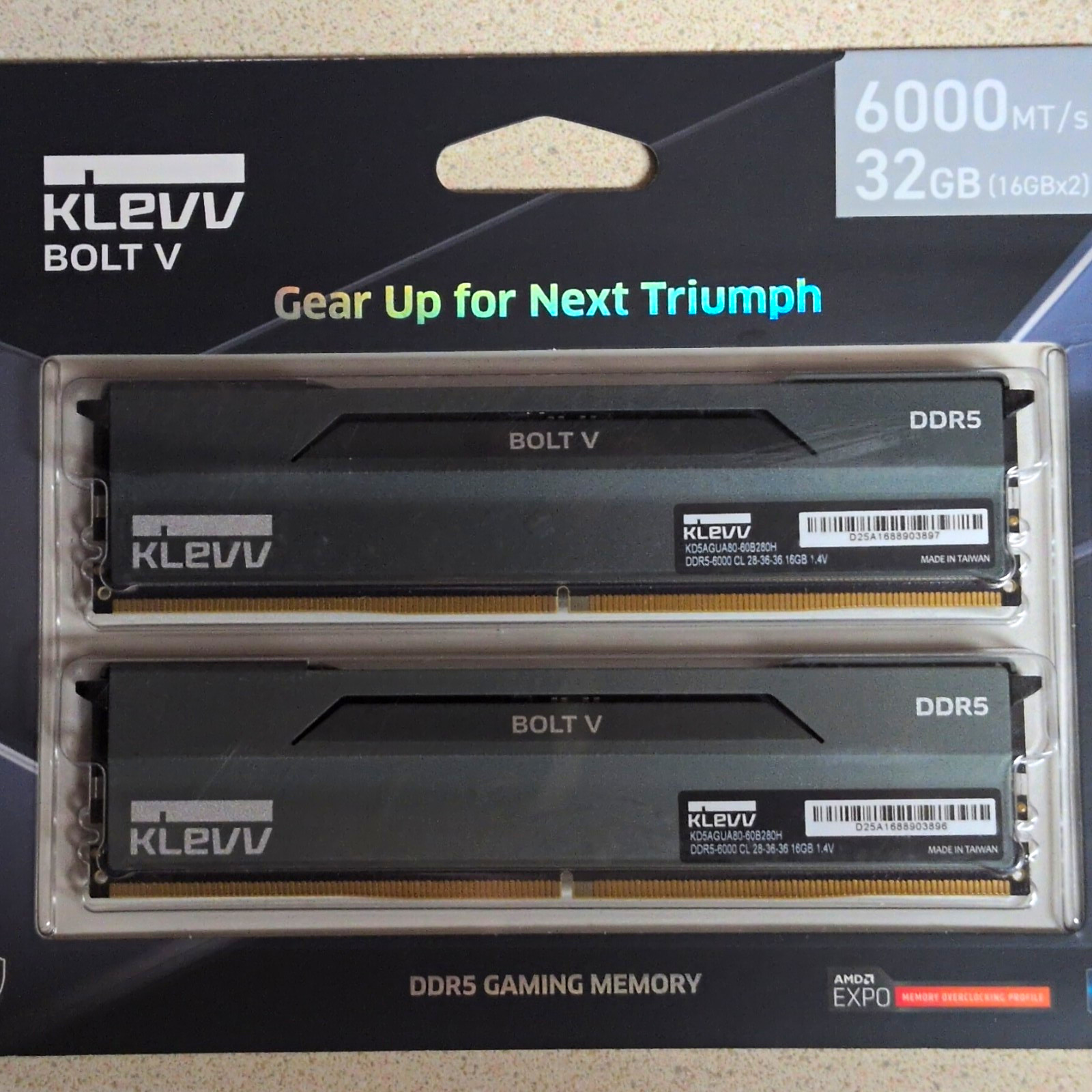 KLEVV BOLT V 32GB (2x16GB) DDR5-6000 UDIMM PC5-48000 CL28 On-Die ECC