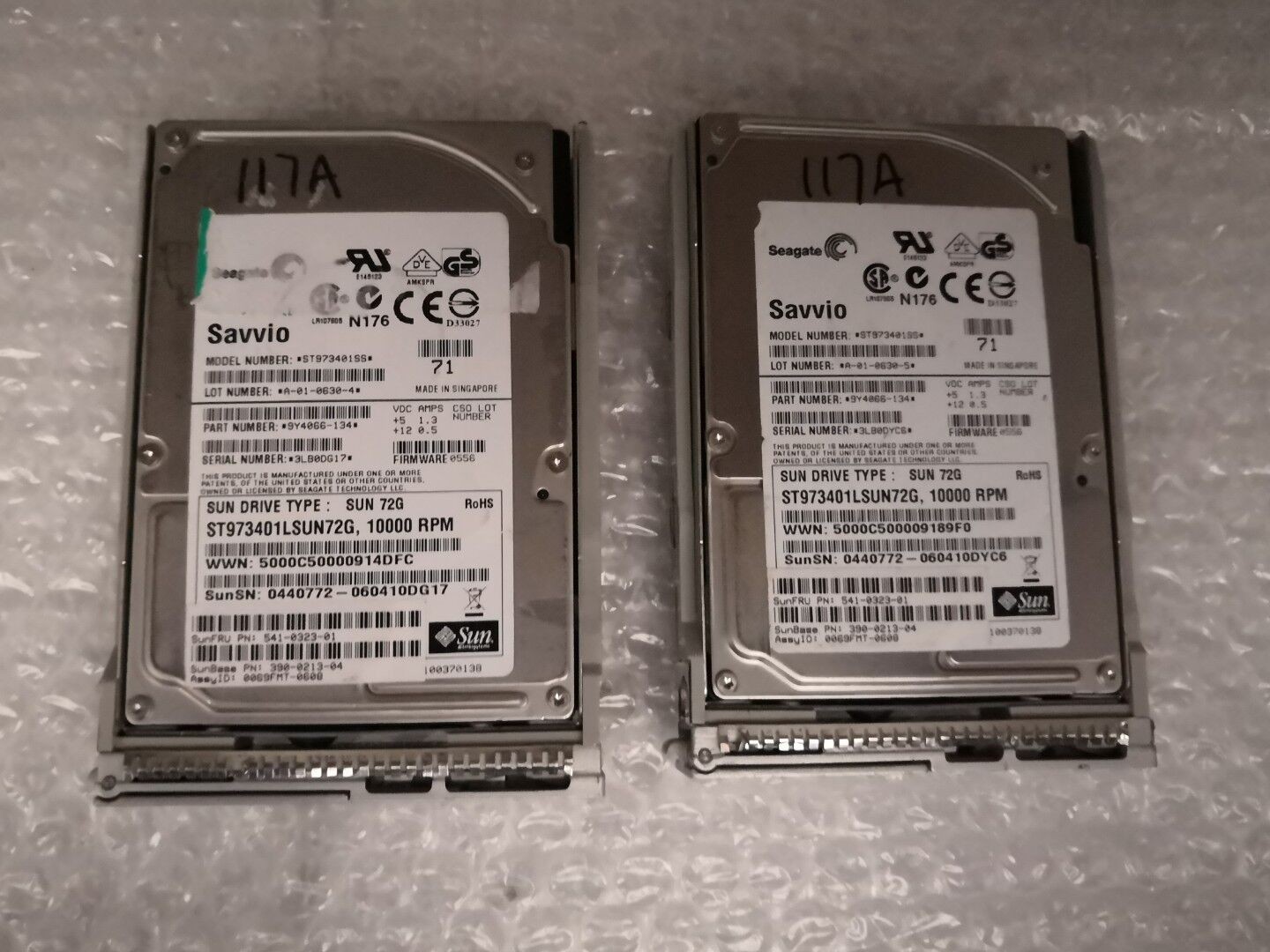 + 2 X Seagate Savvio 2.5" 72GB 10K SAS HDD Hard Drive ST973401SS W/TRAY
