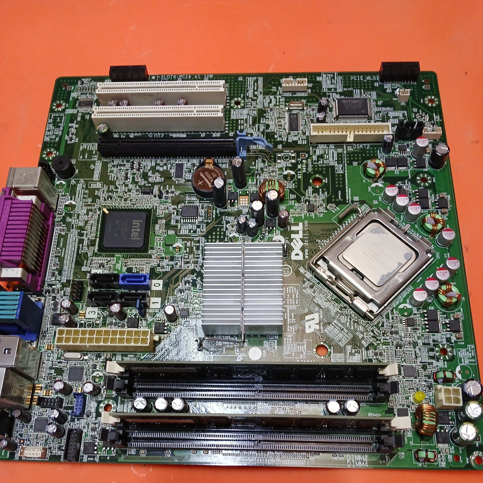  Desktop Motherboard 0Y958C   with 4gb memory and cpu.   t2
