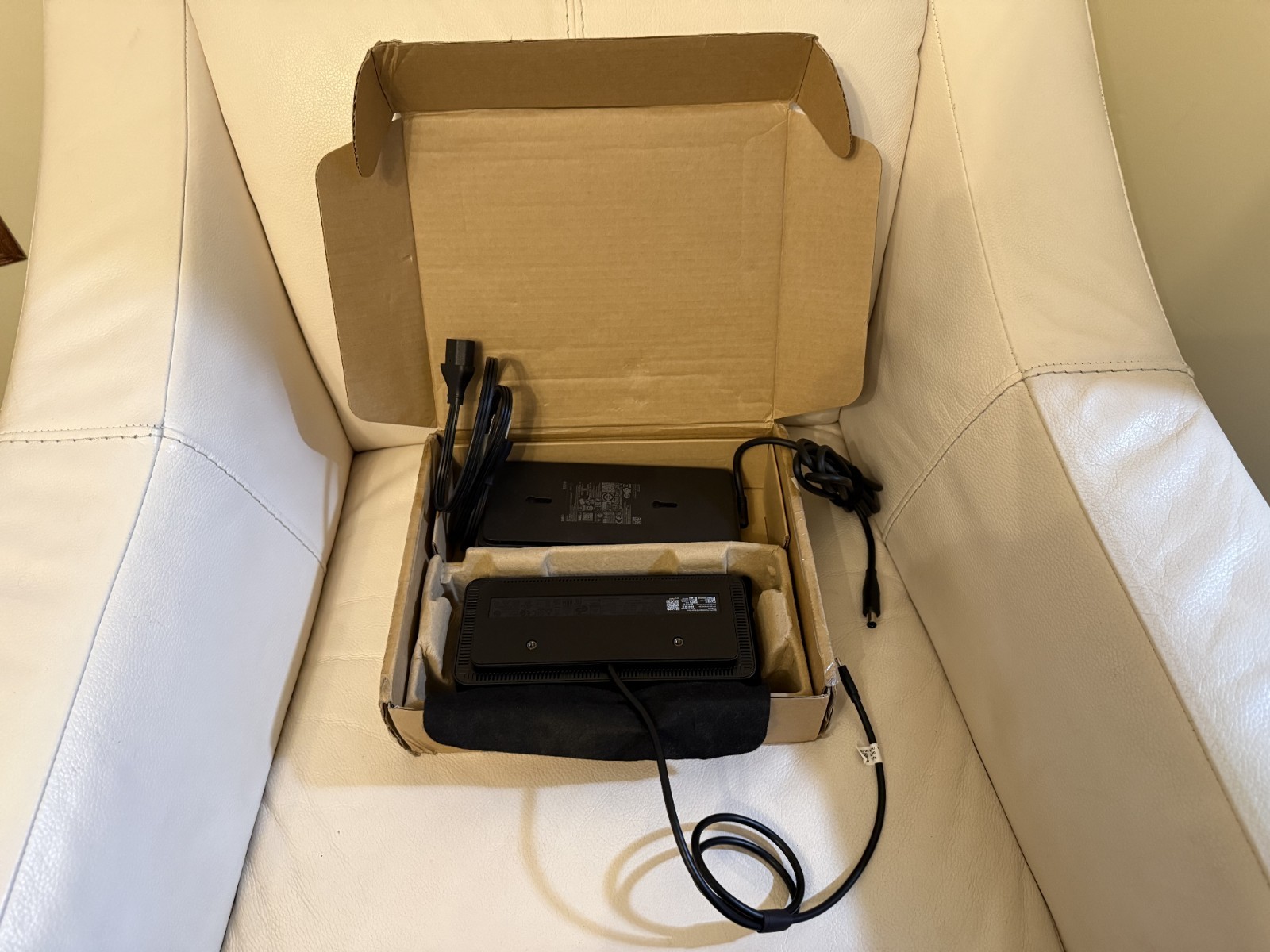 Dell SD25TB5 Thunderbolt 5 Smart Dock + 330W Power Supply