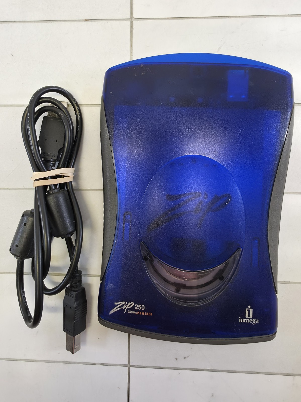 Iomega Zip 250 USB External Drive – Blue – Z250USBPCMBP – Tested Working