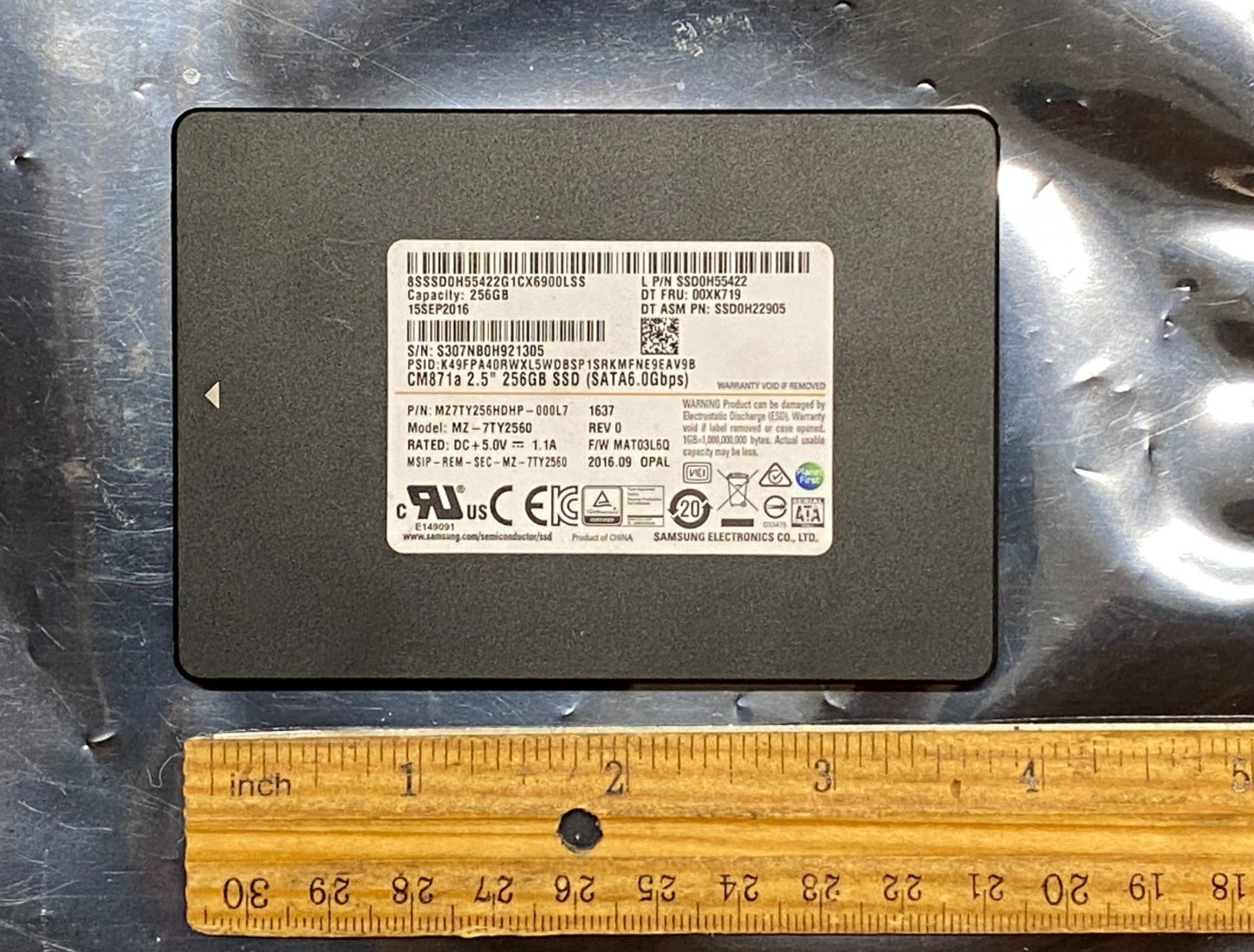 Samsung CM871a 2.5" 7mm 256GB SATA SSD MZ-7TY2560