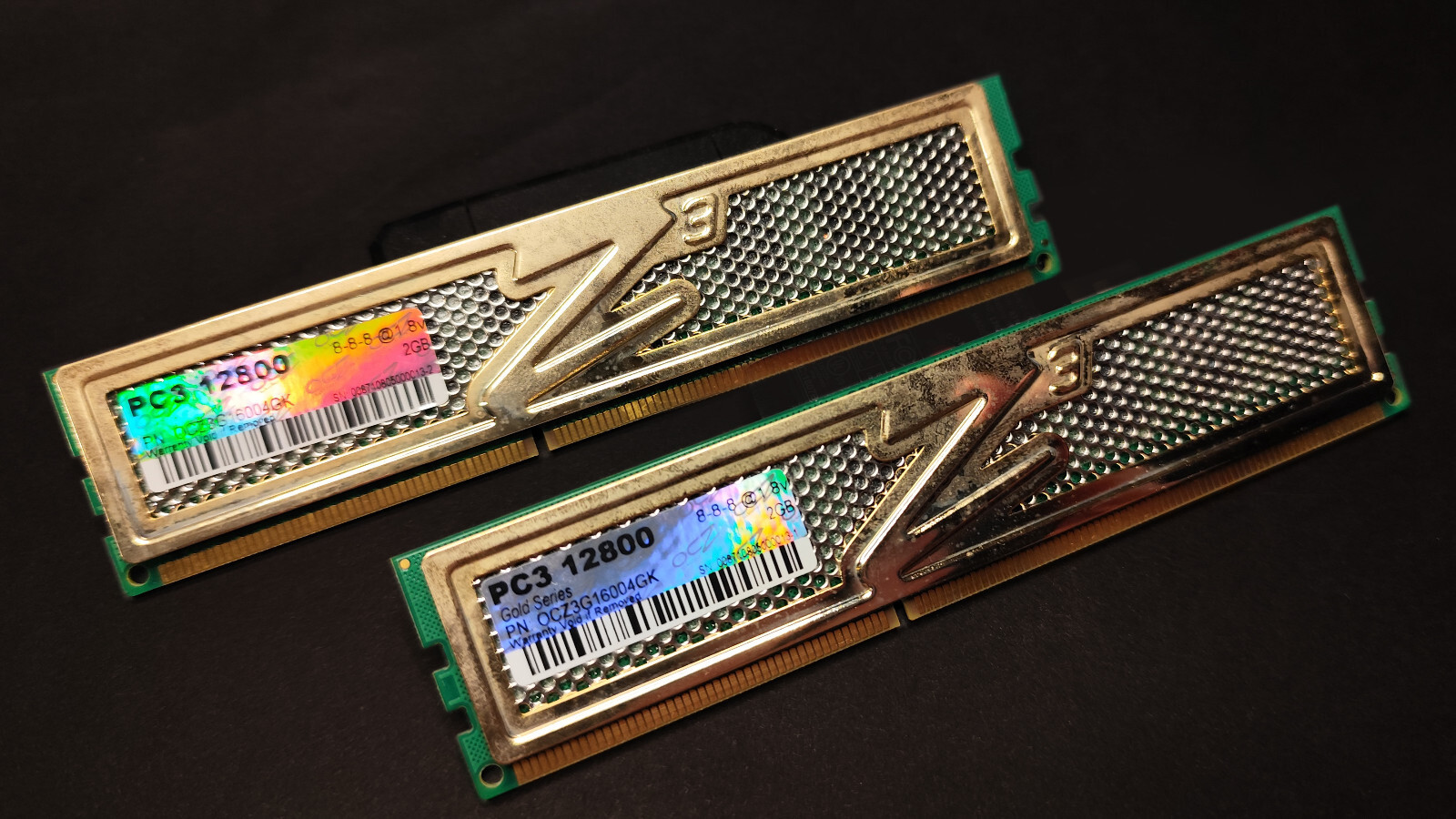 PC3 12800 GOLD SERIES 4GB total (2 x 2GB) 1600 MHz SDRAM Memory (OCZ3G160004GK)