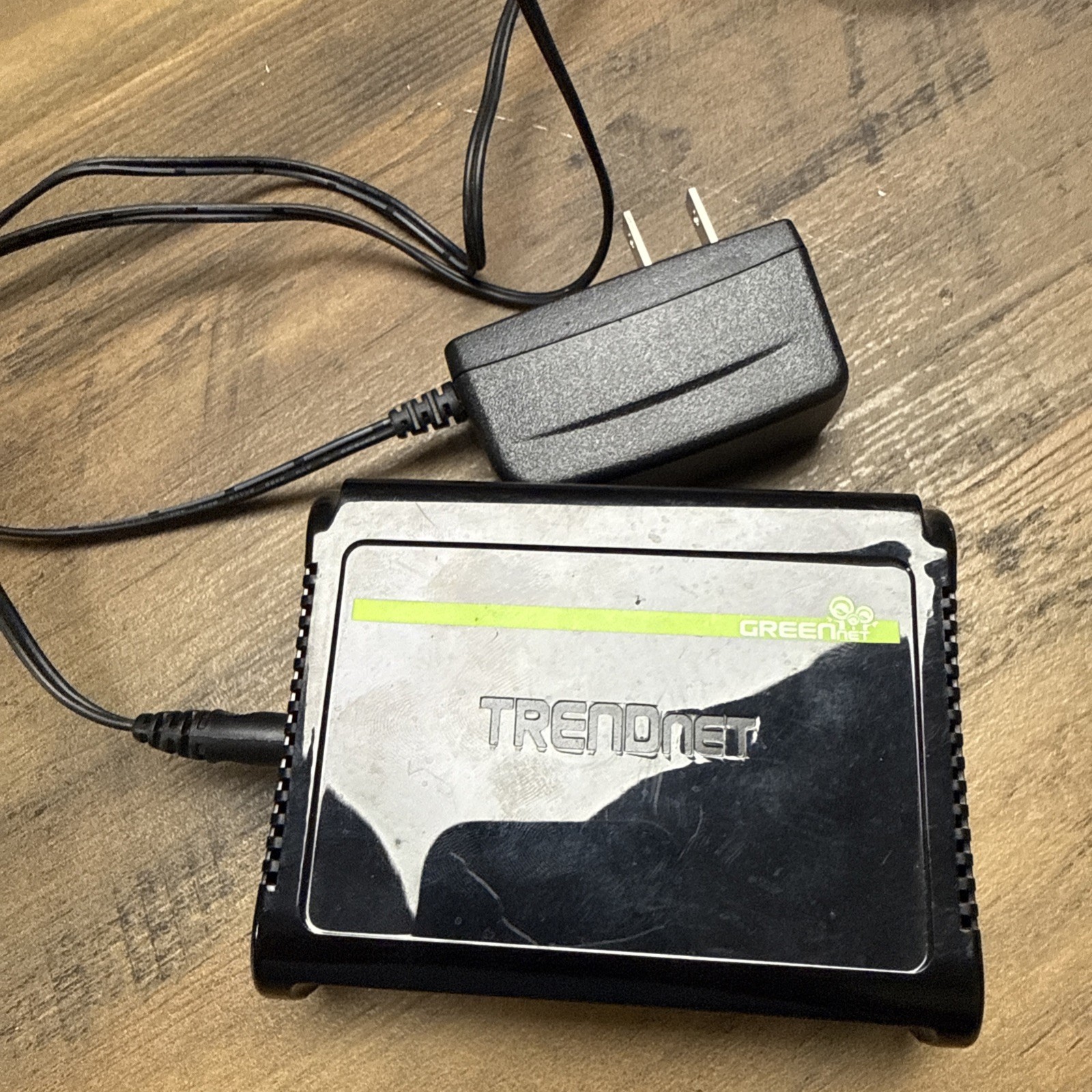 TRENDnet TE100-S5 Fast Ethernet Switch TE100-S5/A .Black with AC/DC Adapter