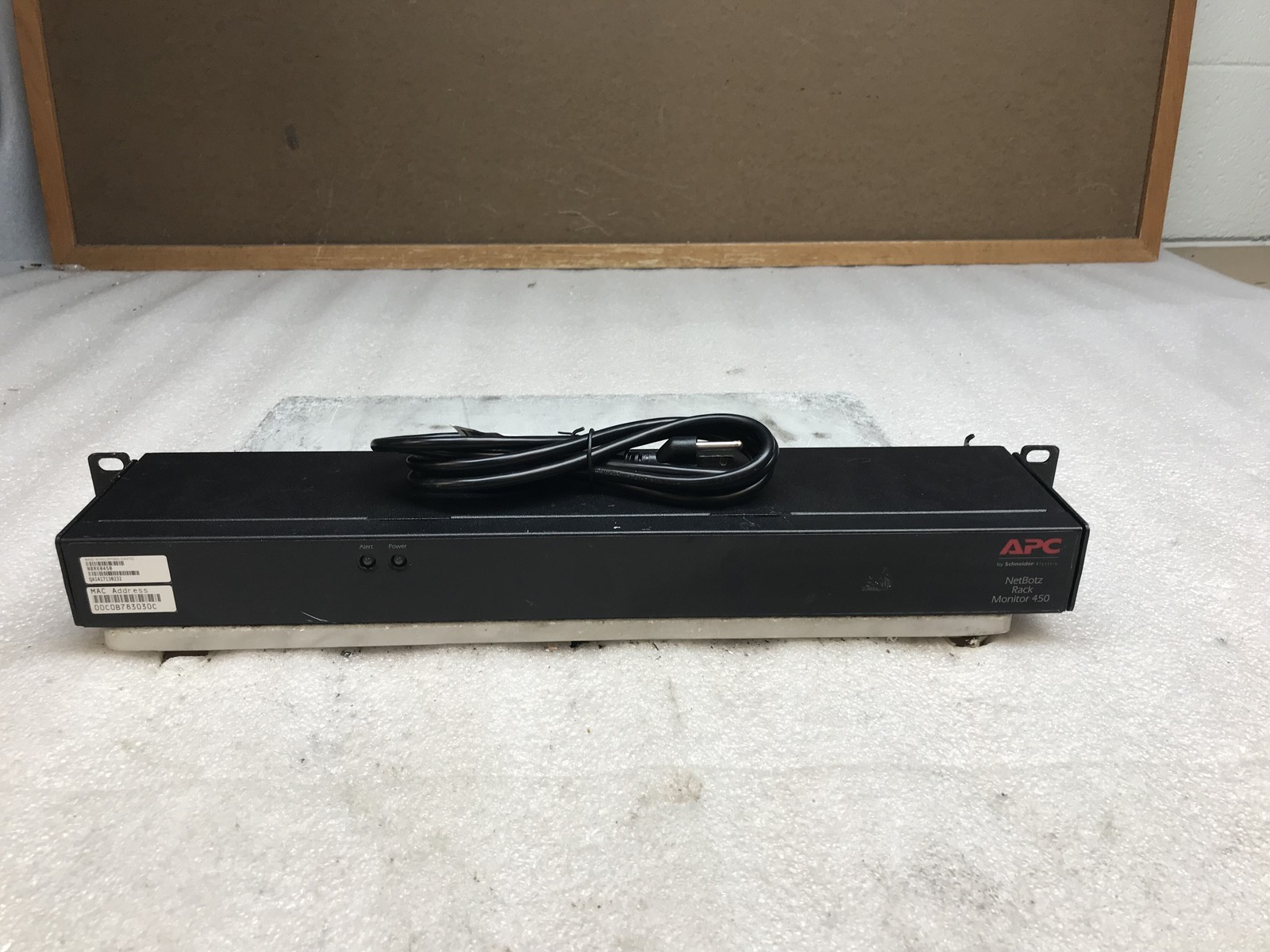 APC NetBotz Rack Monitor 450 Environmental Camera Sensor Monitoring System