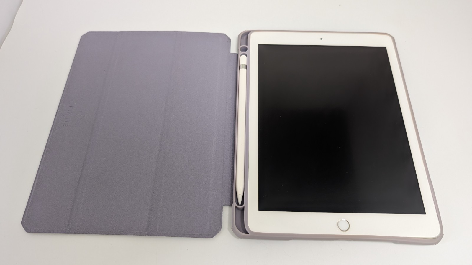 Apple iPad 6th Gen 32 GB Wi-Fi 9.7" Silver/Gray  A1893