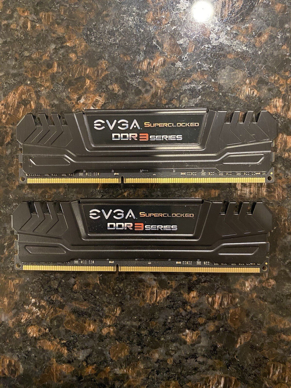 EVGA Superclocked 16GB Desktop Memory 2 x 8GB DDR3-14900 16G-D3-1600-MR