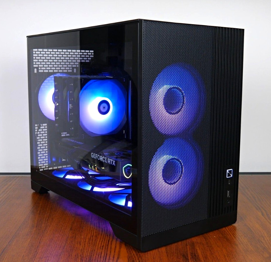 Phanteks XTM3 BLACK CASE WITH A B850M EAGLE WIFI WHITE MOTHERBOARD AM5