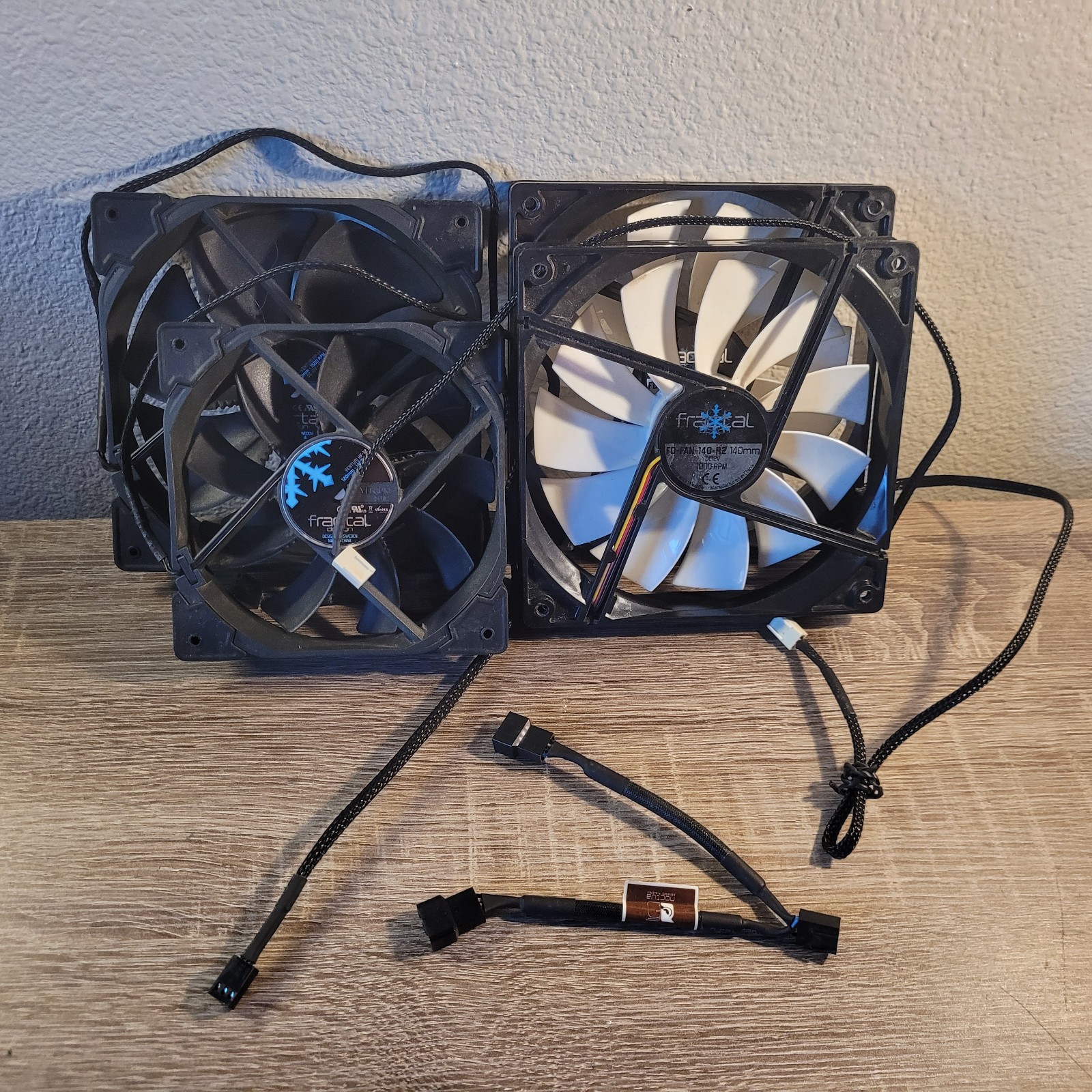 Fractal Design Case Fan Lot 3x 140mm and a 120mm Plus a Fan Power Splitter