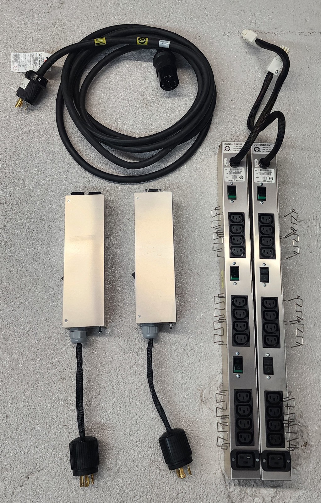 Concurrent 100-885-137 & 100-885-138 200-240V 24A PDU Power Distribution Units