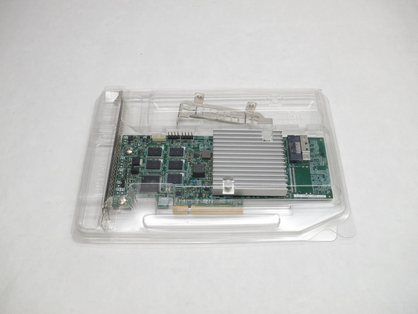 AOC-S3908L-H8iR-32DD SUPERMICRO 12Gb/s MULTI-PORT SAS PCIE GEN 4.0 RAID ADAPTER