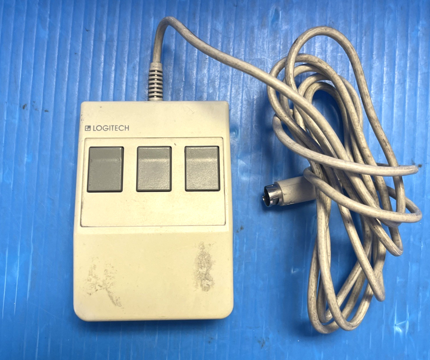 Vintage Logitech P7-3F 3 Button PS2 Ball Mouse, NOT TESTED