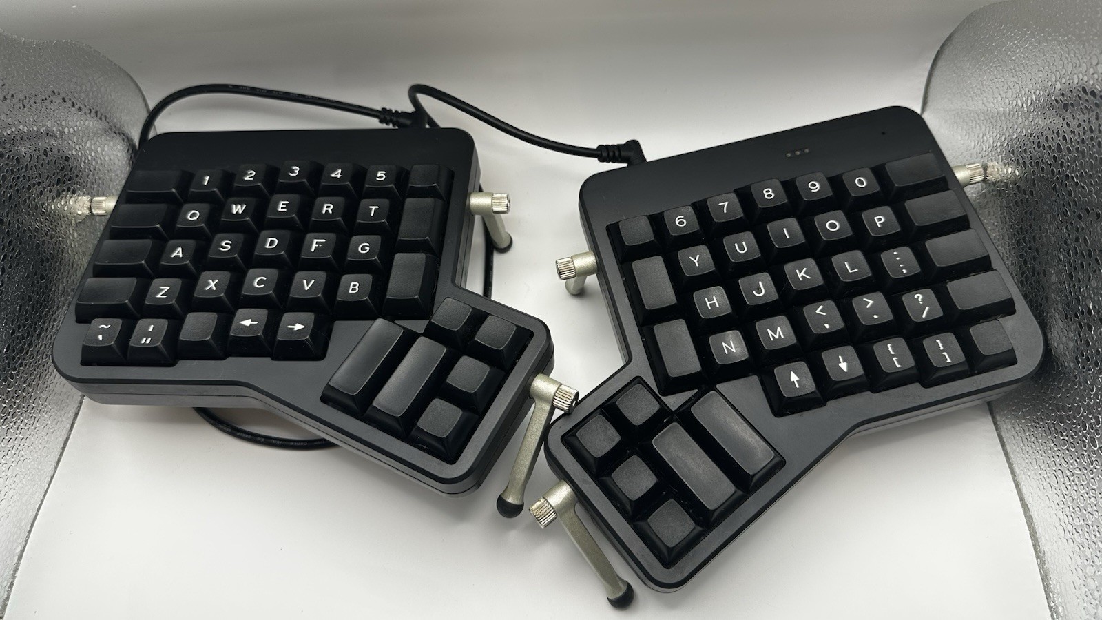 ErgoDox EZ Split Ergonomic Wired Keyboard Black English QWERTY Layout No Charger