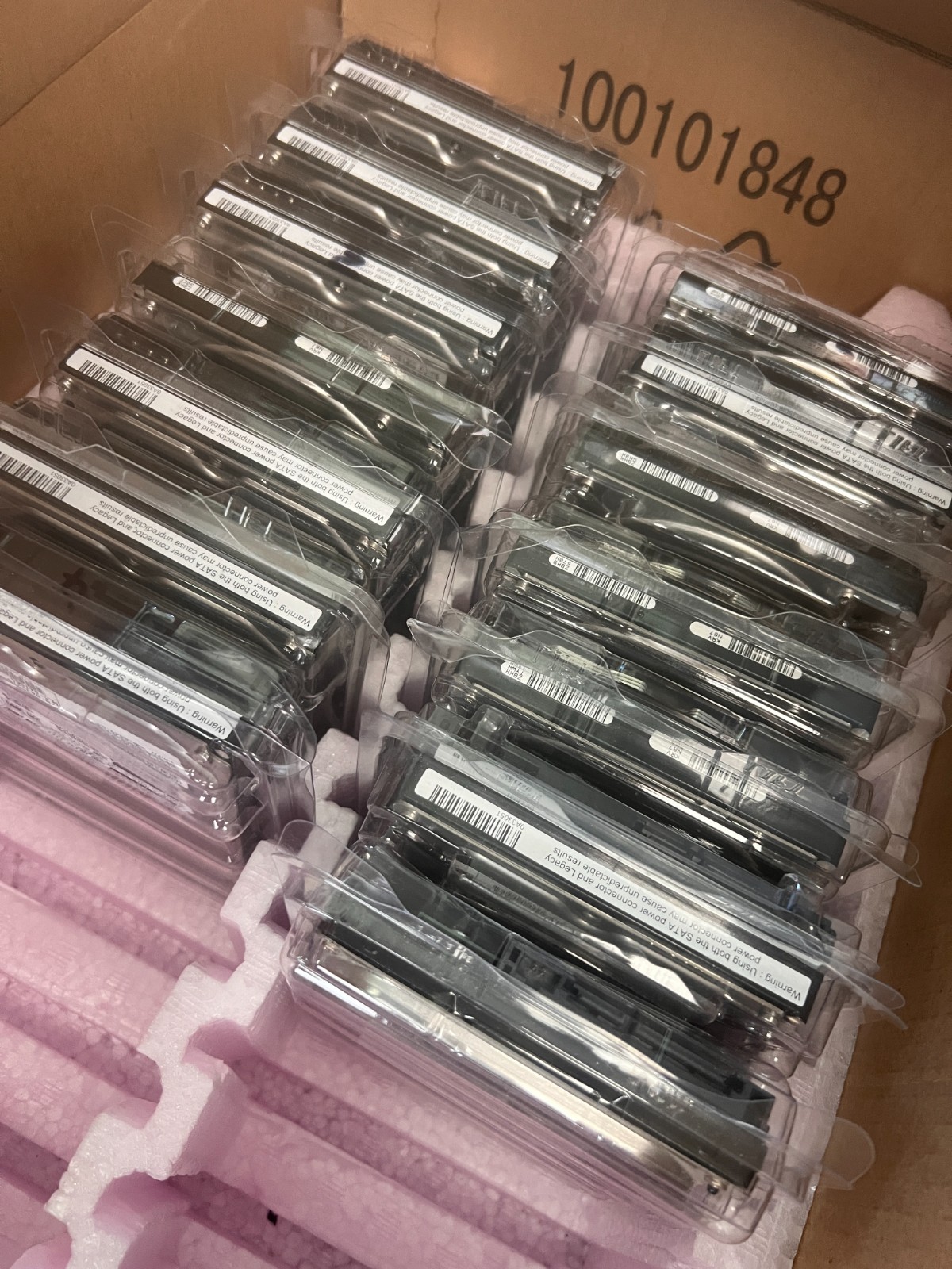 LOT 14 UNITs Hitachi HDS725050KLA360 P/N: 0A32216  500GB SUN ,MINT  CONDITION