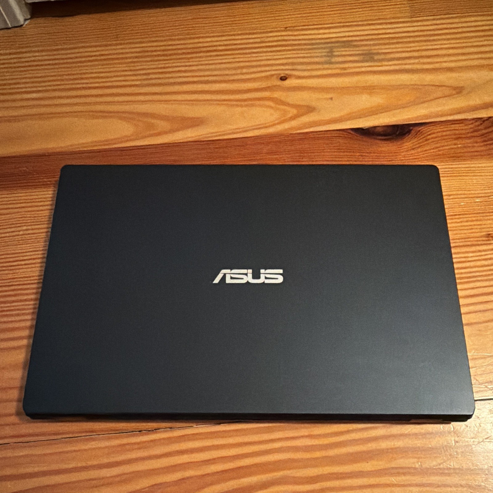 ASUS X515 15.6” Laptop Computer - Black - Windows - Includes Original Charger
