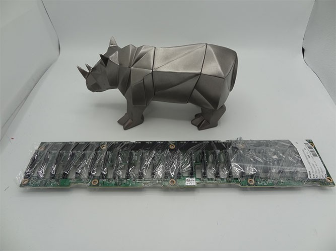 DELL MF2M8 C6400 24-BAY 2.5'in BACKPLANE