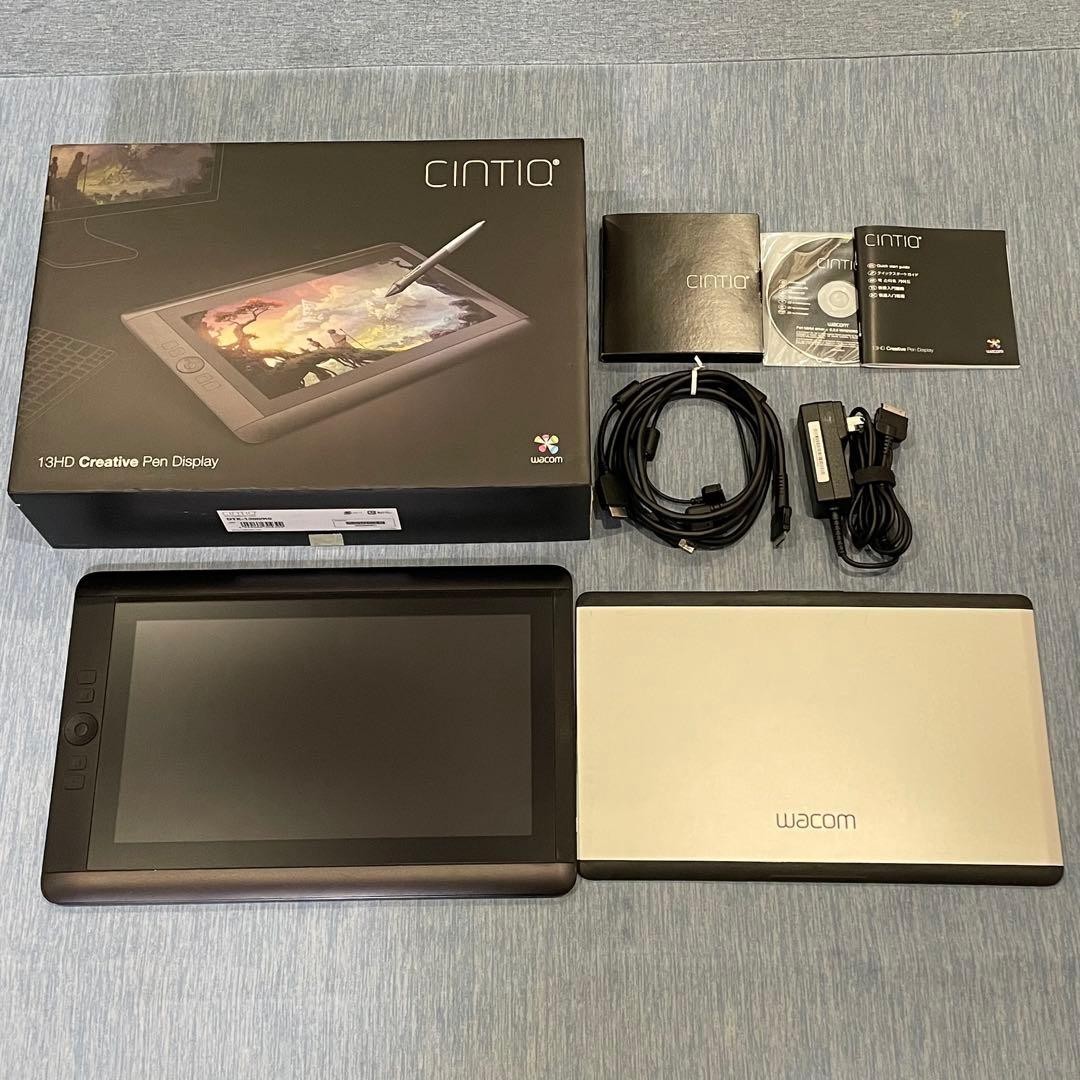 Wacom DTK-1300/K0 Cintiq 13HD Touch Display Tablet w/box Used