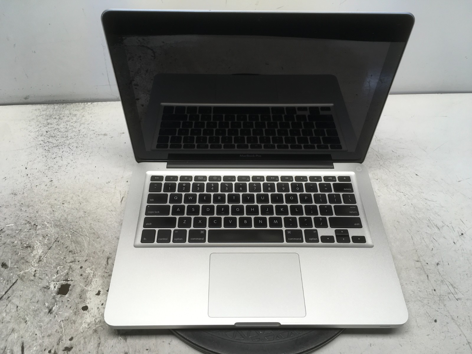 Apple MacBook Pro A1278 Intel Core 2 Duo P8600 2.4GHz 2 GB NO HDD No Batt