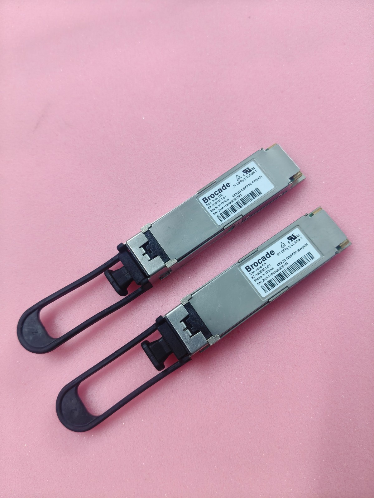 Brocade 57-1000351-01 4x32G QSFP28 SW(HD) 850nm 100m MMF Non-China counterfeits