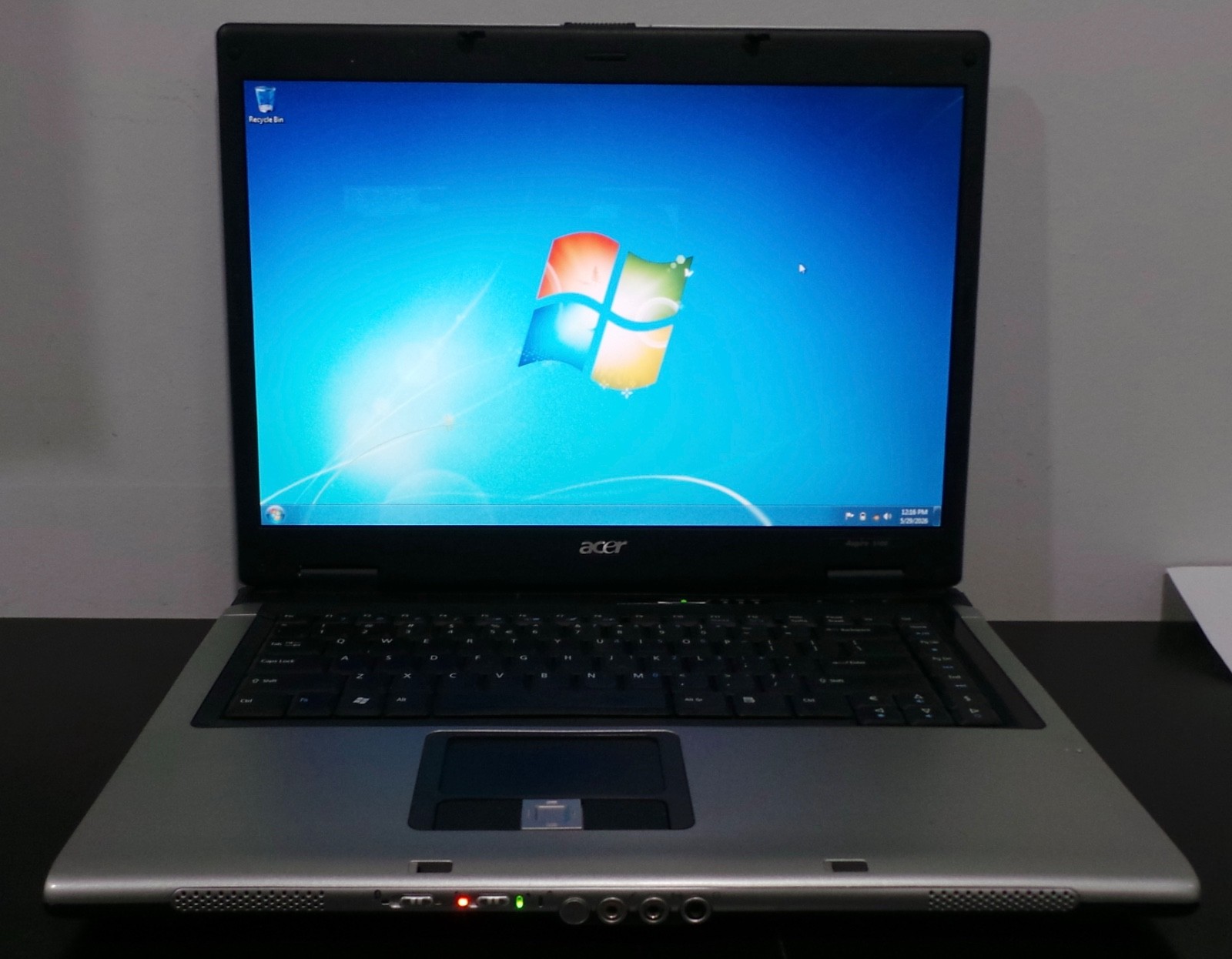 Acer Aspire 5100 Series BL51 AMD Turion 64 2.10GHz 2GB Ram 15.4" Laptop Win 7