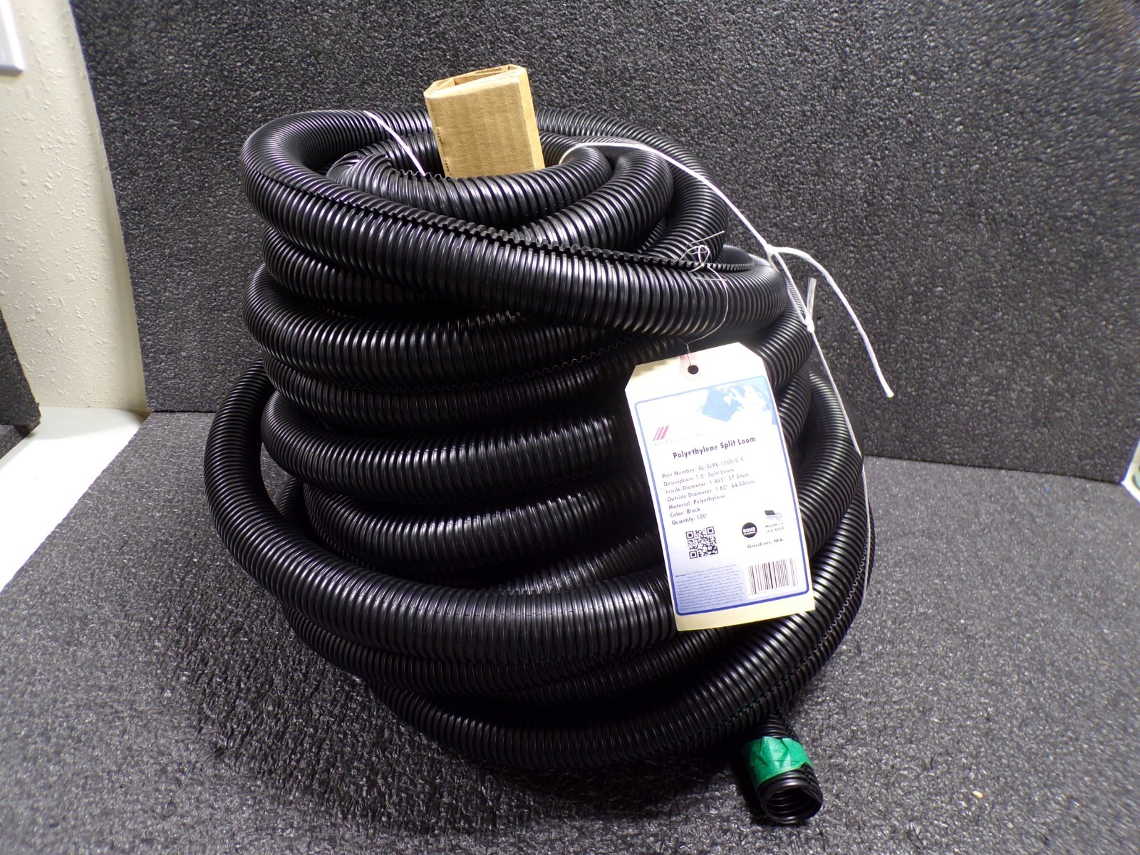 ACT, AL-SLPE-1500-0-C, 1-1/2" POLYETHYLENE SPLIT LOOM, 100' FT ROLL, UV BLK (TS)