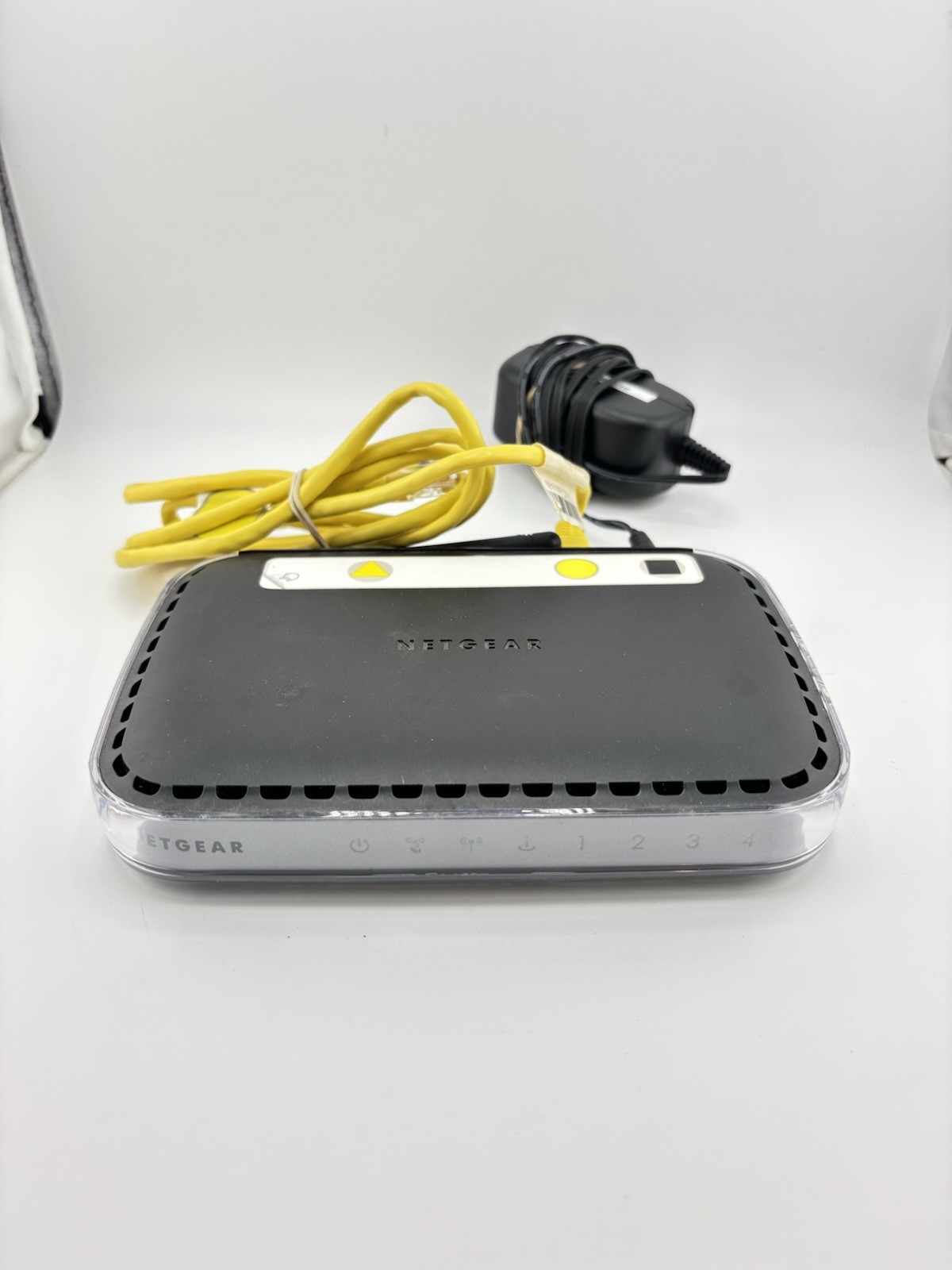 Netgear WNR1000 150 Mbps 4-Port 10/100 Wireless N Router (WNR1000v2)