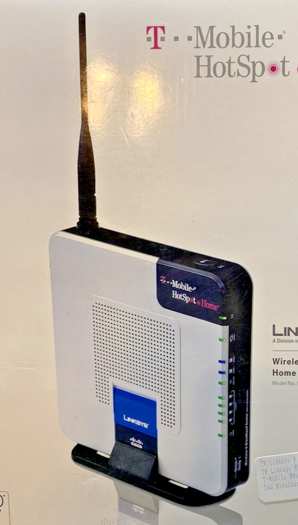 Linksys DIR-880L 54 Mbps 4-Port 10/100 Wireless G Router (WRTU54G-TM) Open box