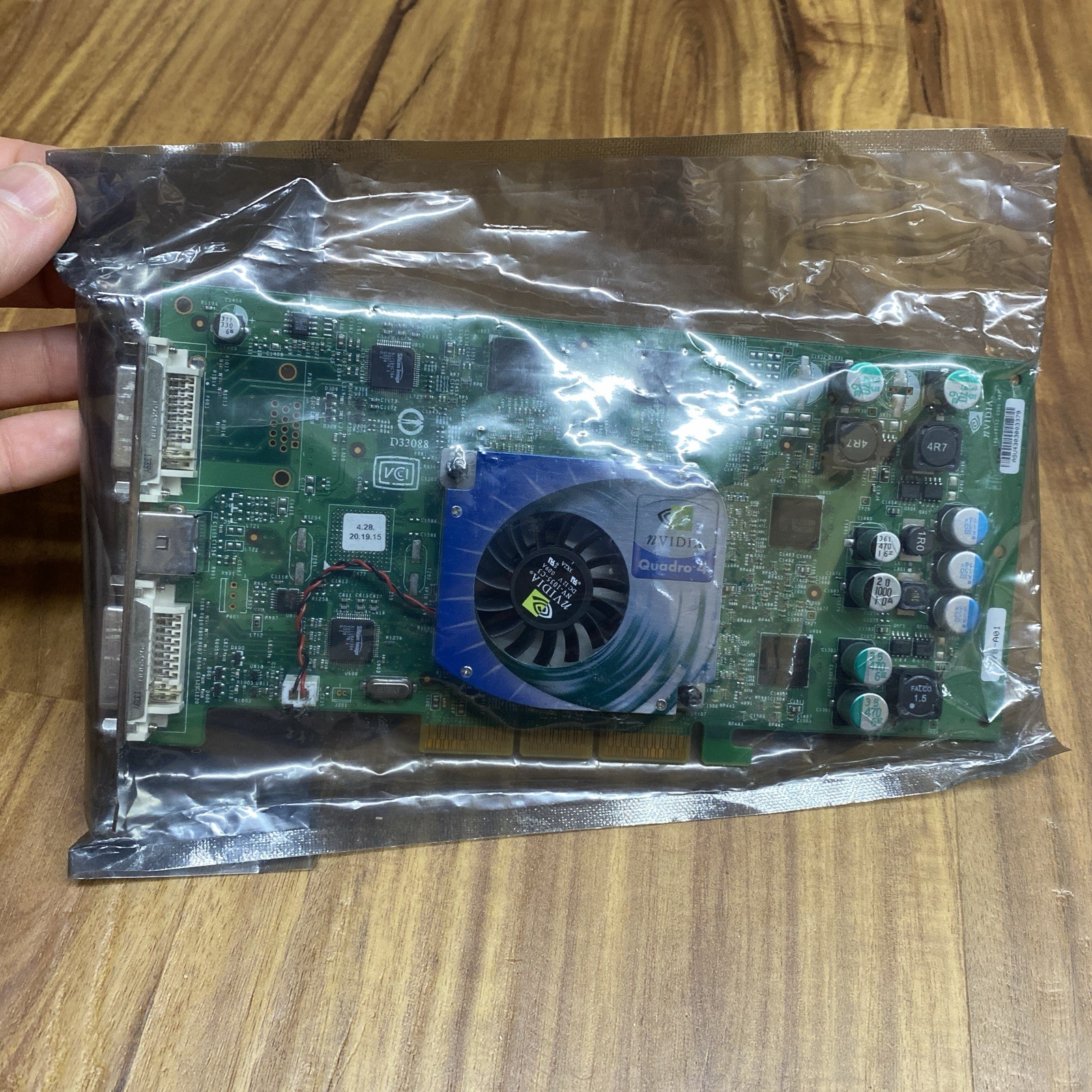 New HP nVidia Quadro4 980XGL 690-50152-0003-000