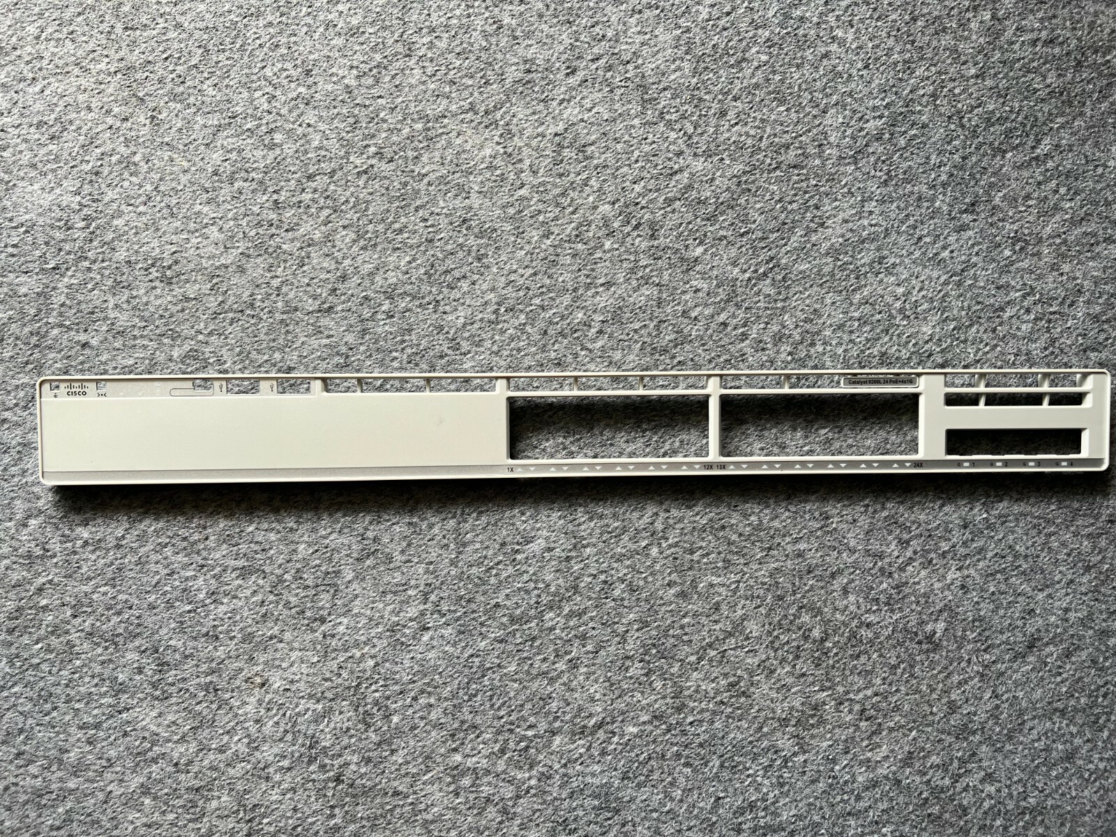 Cisco C9200L-24P-4G-E C9200L-24P-4G-A 24 POE 4X1G Faceplate for Replacement