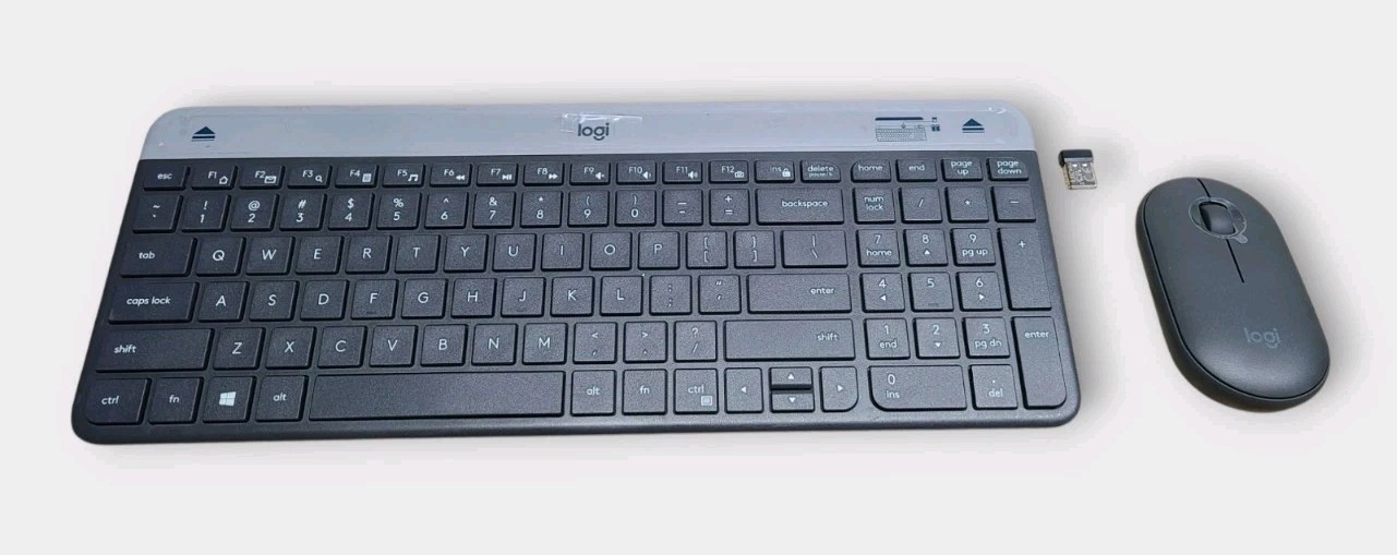 Logitech - MK470 Full-size Black Wireless Scissor Keyboard and Mouse Bundle 