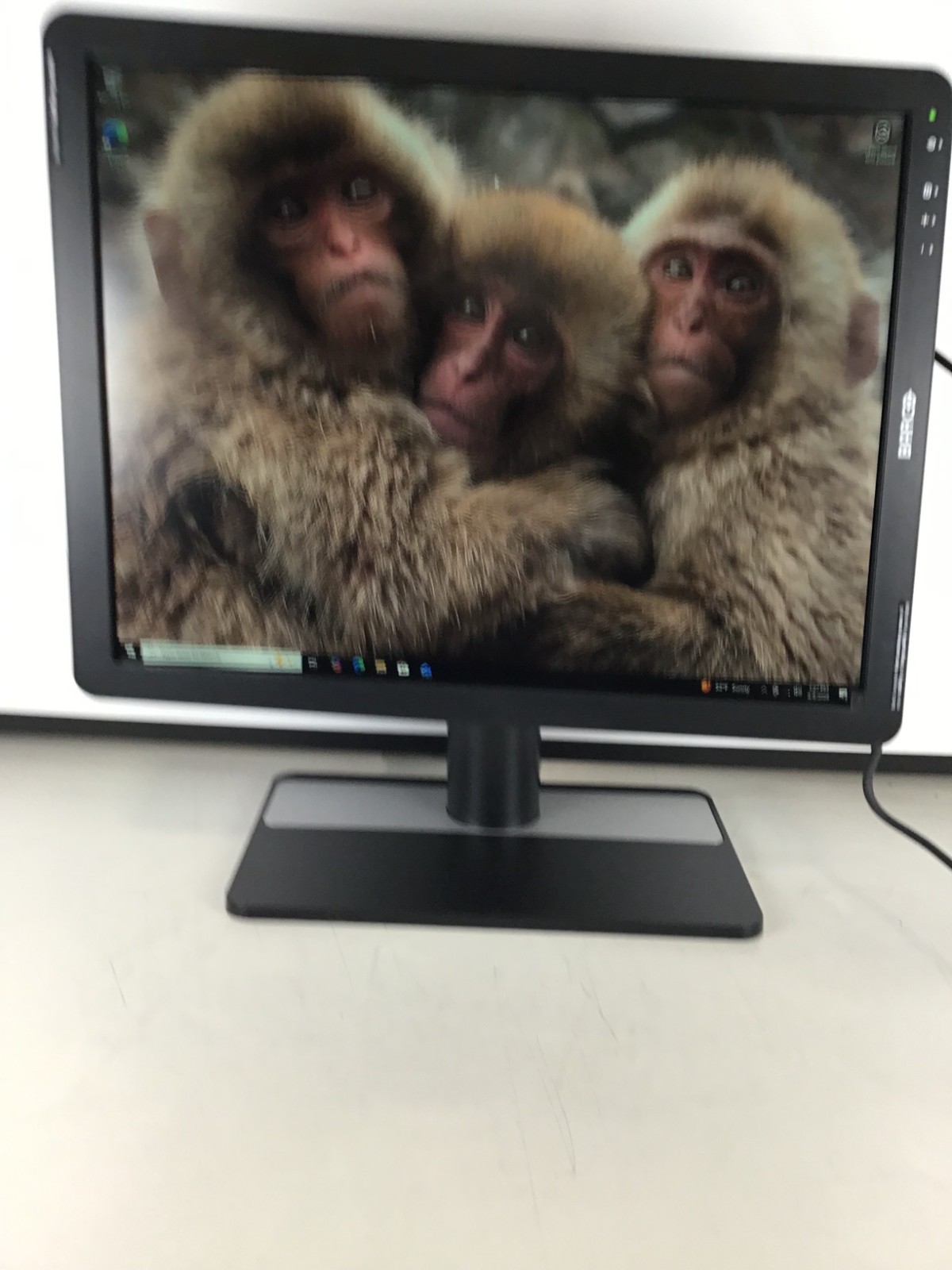 Barco Eonis MDRC-2221 21-2MP Color Medical LED LCD Monitor ~ 2
