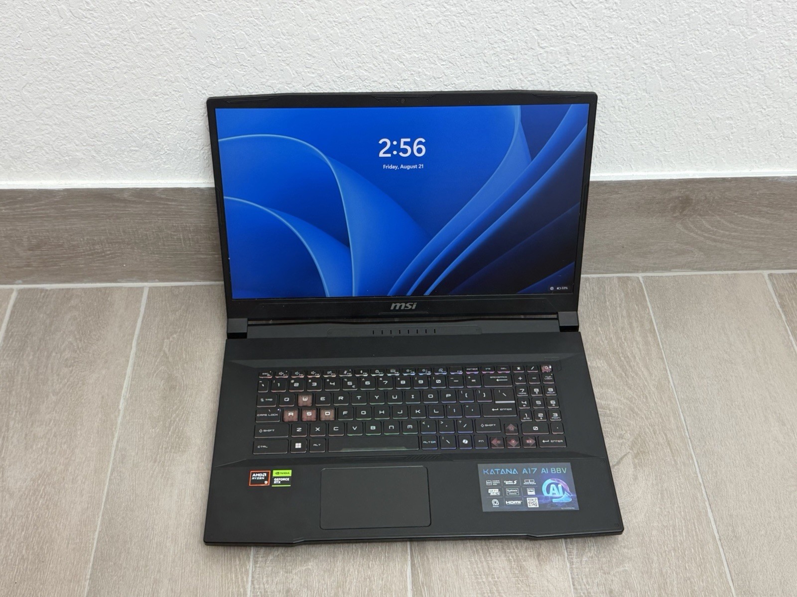 MSI Katana A17 Al  B8V 17" Ryzen 9 8945HS GeForce RTX 4050 8GB RAM 512GB NVMe