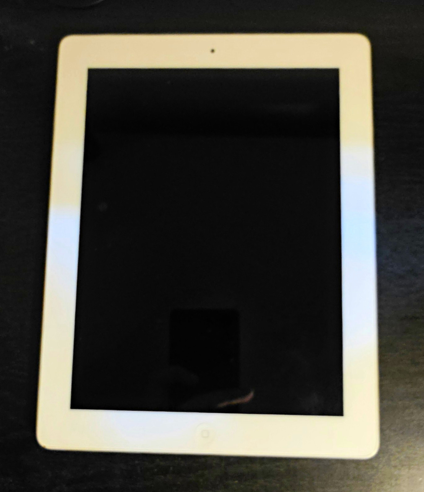 Used Apple iPad 9.7in 16GB Silver Wi-Fi + Bluetooth Touchscreen iOS MC979LL/A