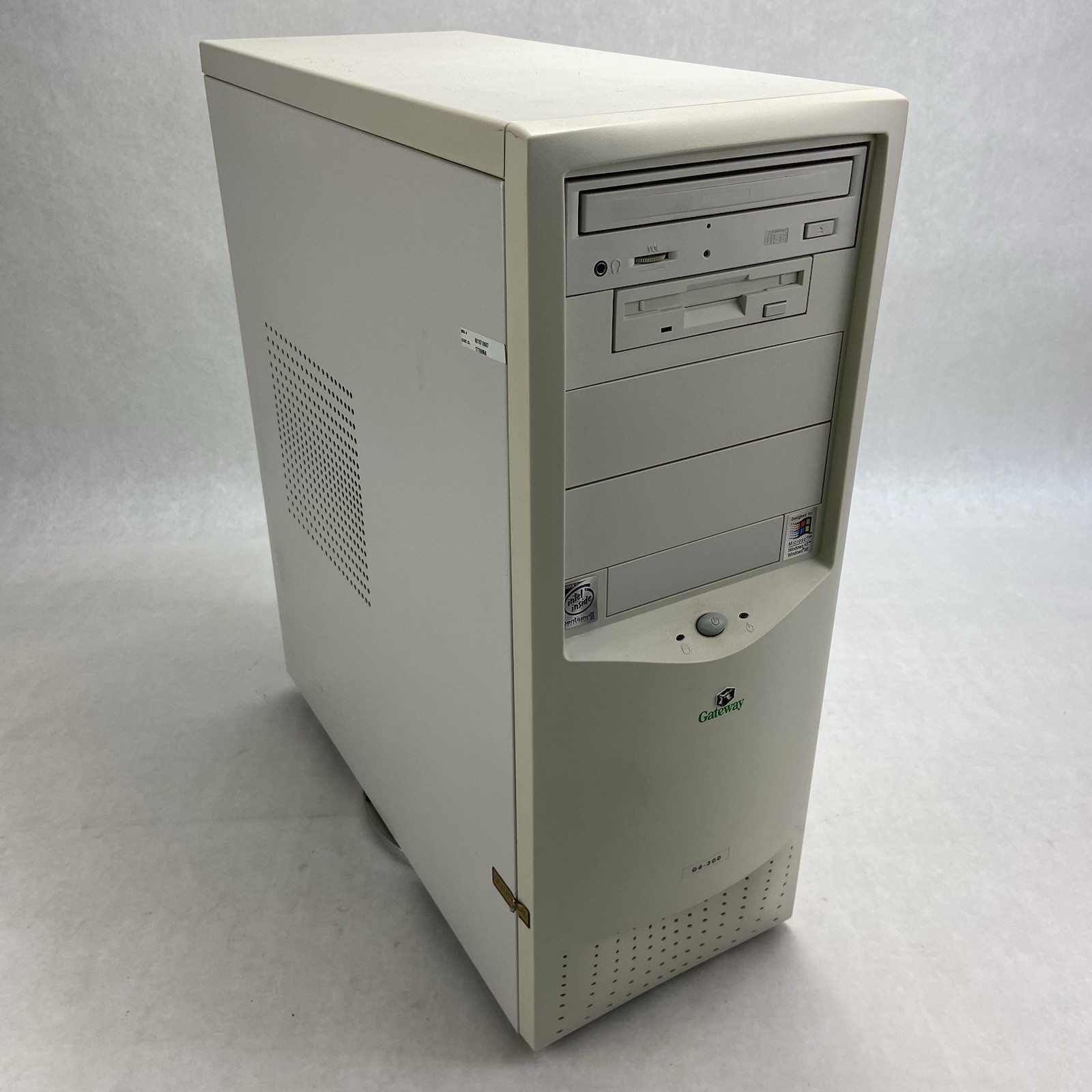 Gateway G6-300 MT Intel Pentium II 300 MHz 256MB RAM No HDD No OS