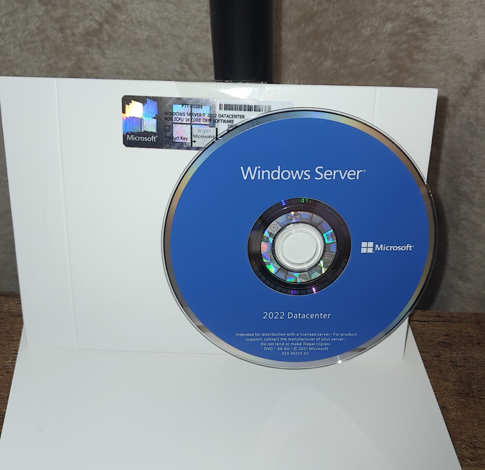 Windows Server 2022 Datacenter - 16 Core License (P71-09389) - OEM Official