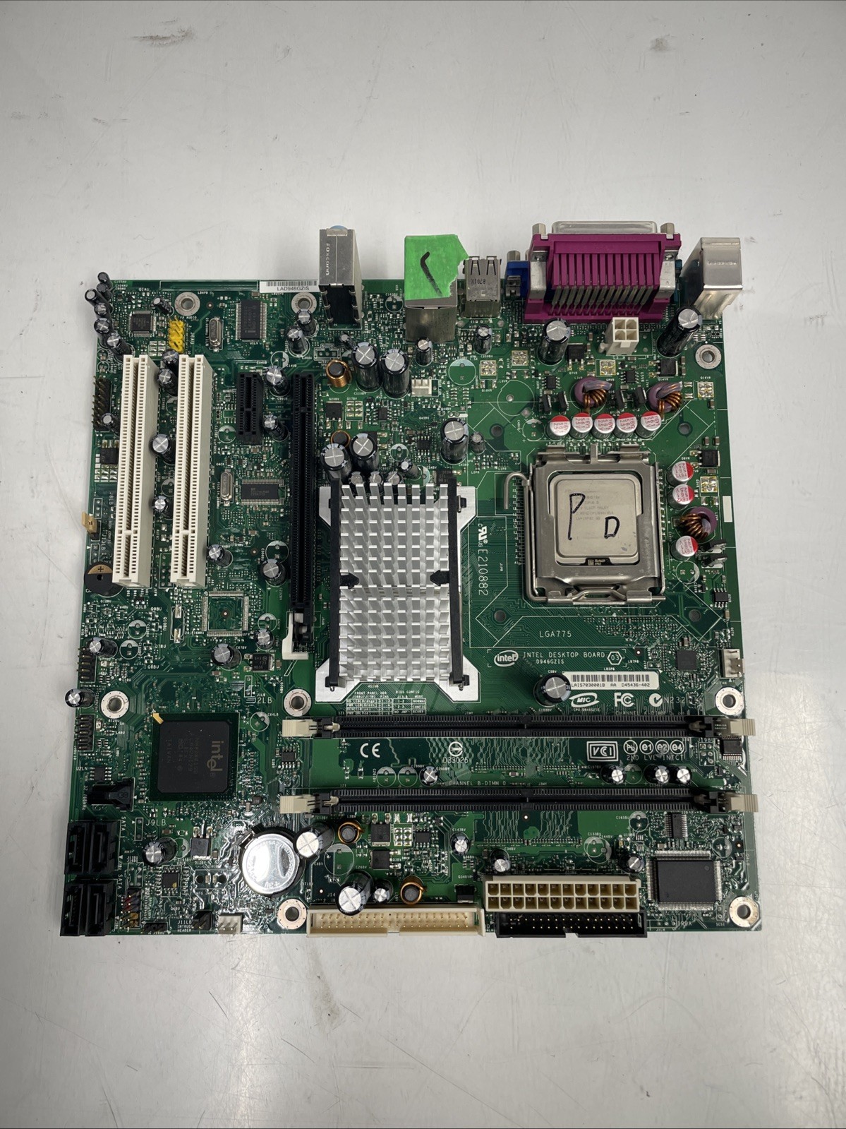 INTEL MOTHERBOARD  D45436-402  D946GZIS with  Pentium D SL8CP+