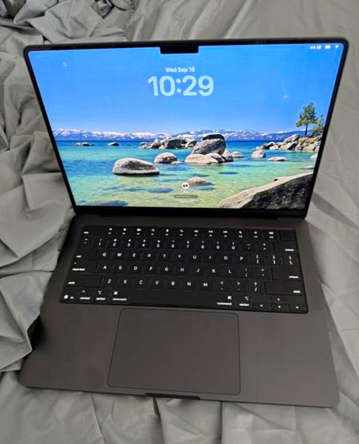 Apple - MacBook Pro 14-inch Laptop - M5 chip - Space Black (2025)