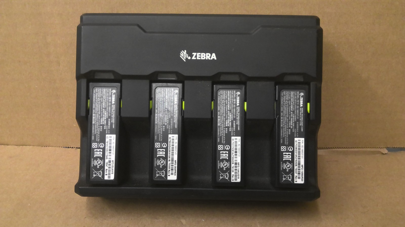 Zebra 4-Slot Battery Charger Cradle with 4 batteries UNTESTED for parts