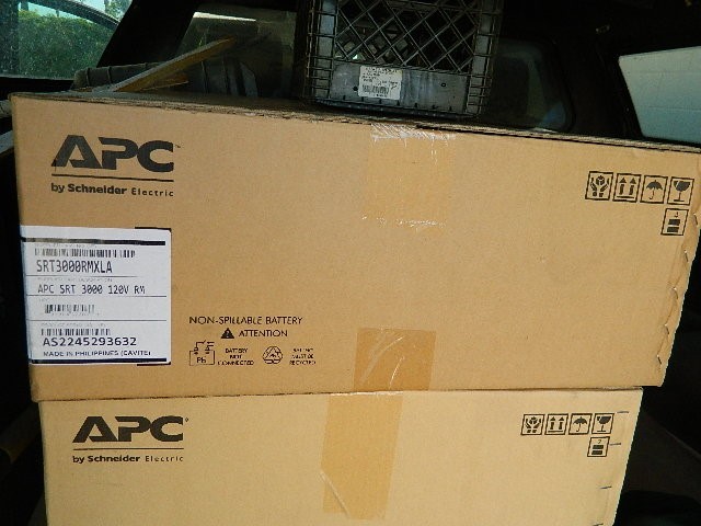APC SRT3000RMXLA Smart-UPS SRT 3000VA 120V Rack Mount SEALED BOX NEW 