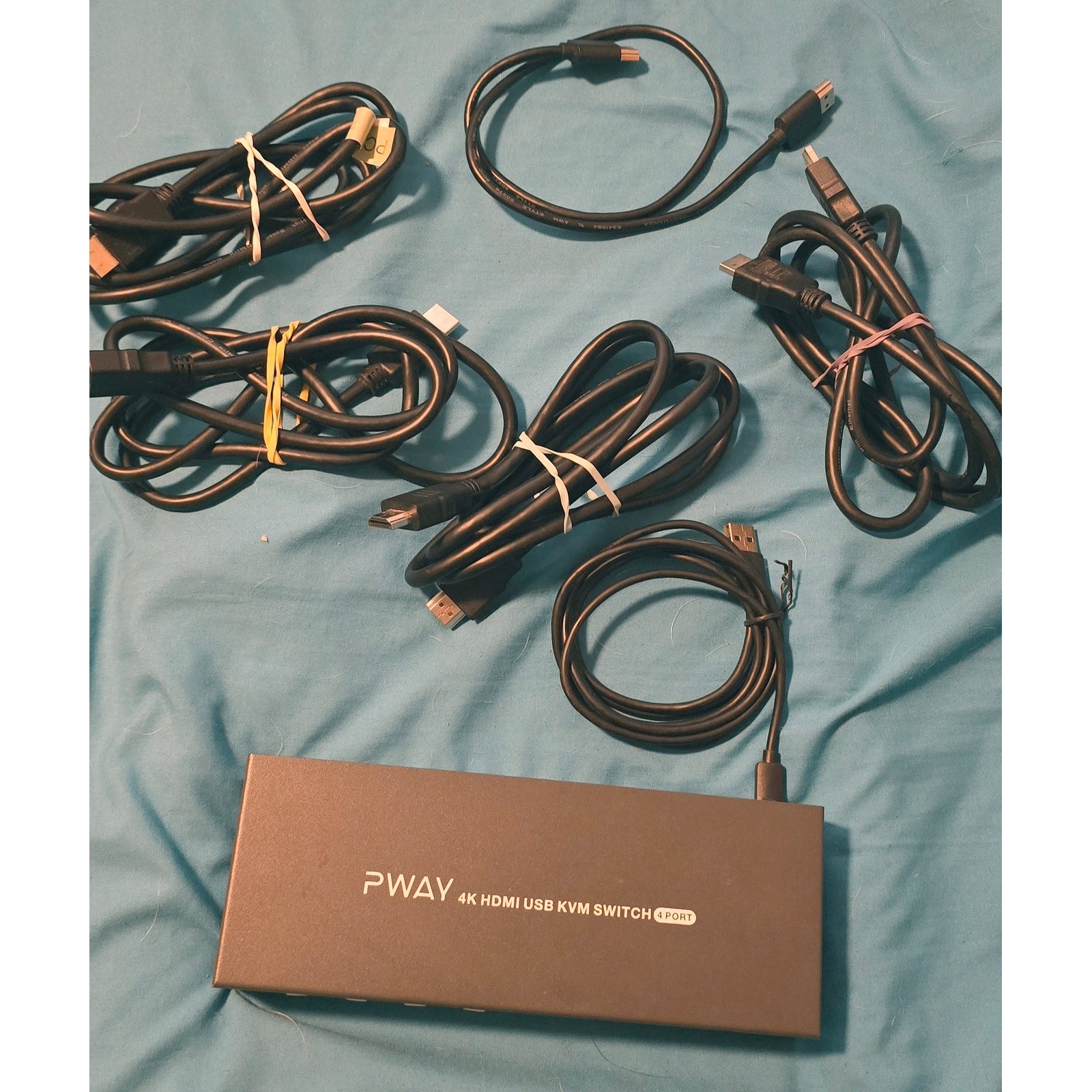 PWAY 4 Port Dual Monitor HDMI KVM Switch 4K USB w/ HDMI USB Cables Tested
