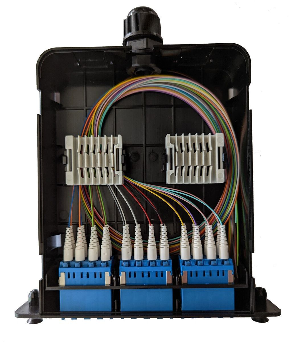 Universal LGX Pigtailed Splice Cassette 24 fiber, LC Quad SM, OS2, UPC