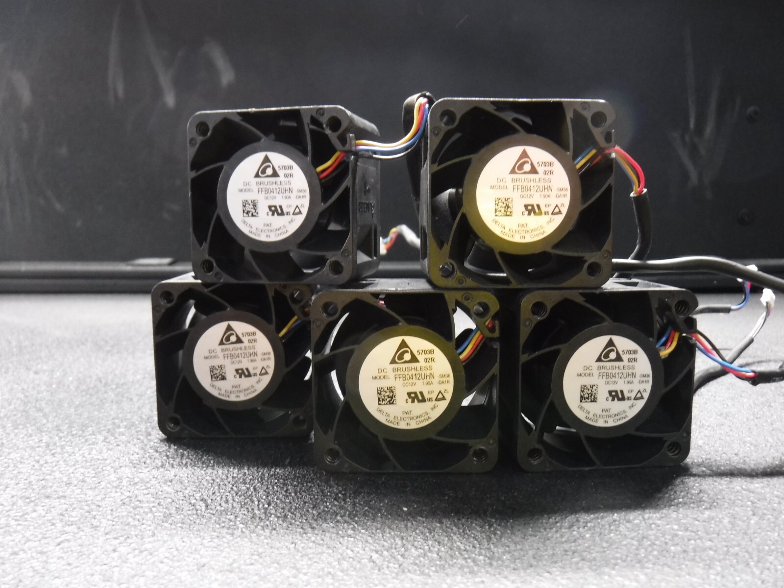 FFB0412UHN DC12V 1.90A DC Brushless Fan ** Lot of 5 **